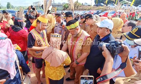 Wabup Harap Upacara Adat Bakudung Batiung Jadi Percontohan Kampung Lain