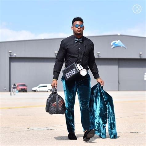 NFLs Best Dressed Players Week 1 Winhaff Nfl Nice Dresses