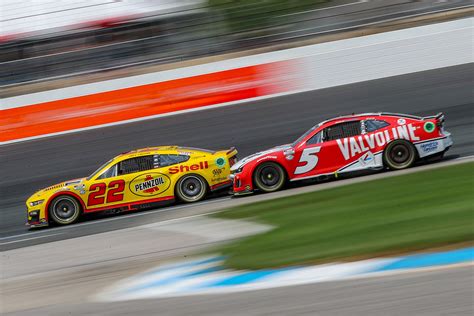 NASCAR Ford Makes Mistake In Pits, Loses Loudon 2023: Video