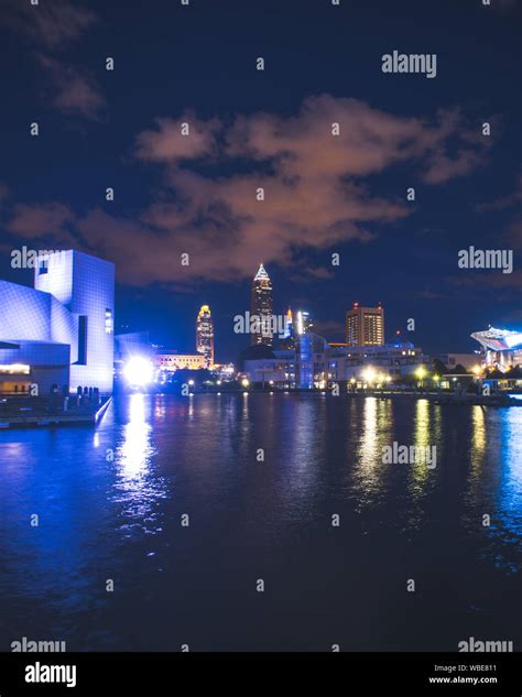 Cleveland Skyline at Night Stock Photo - Alamy