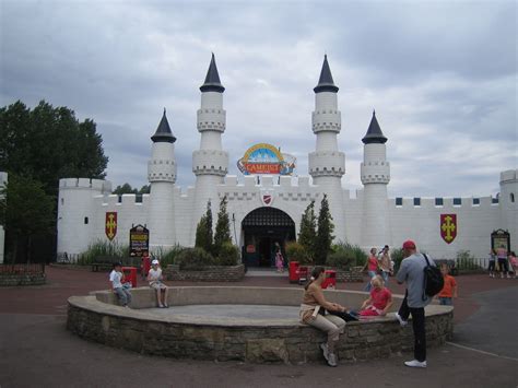 Exploring The Creepy Abandoned Theme Park Camelot The Roaming Renegades