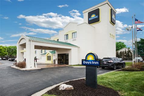 Days Inn by Wyndham Blue Springs | Blue Springs, MO Hotels