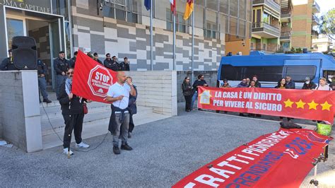 Roma Movimenti Per Il Diritto All Abitare In Piazza Chat