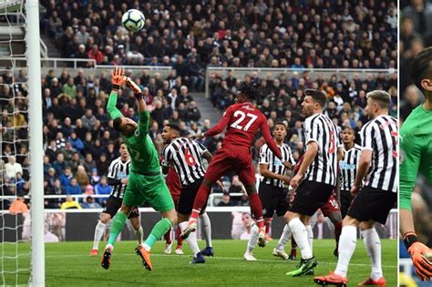 MTV VMA 2013 Miley Cyrus Nude PVC Performance In Gifs Watch Mirror Online