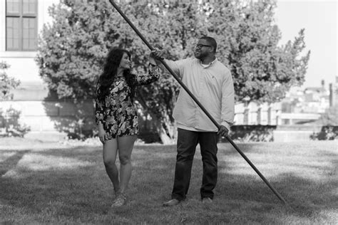 Dayton Art Museum Engagement Photos Outside Summer