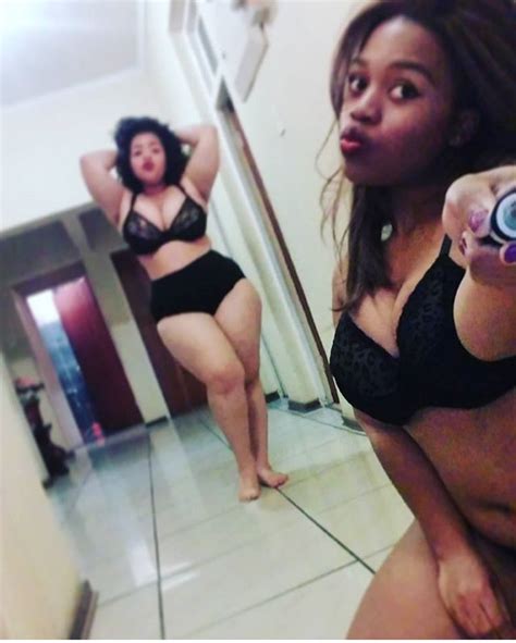 Pole Dance Selfie Leg Thigh Porn Pic