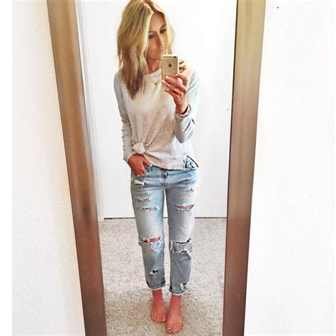 Casual Friday Blonde Barefoot Boyfriend Jeans Boyfriend Jeans