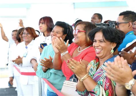 Presidente Abinader Inaugura Remozada área De Emergencia Del Hospital Robert Read Cabral