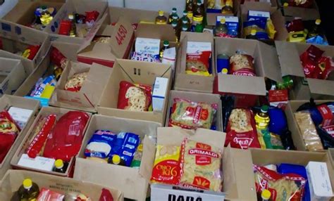 Juntan Y Reparten Alimentos Para Trabajadores Migrantes Durante La