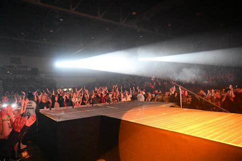 Photos Walker Hayes At The Mountain Health Arena Downtown Huntington