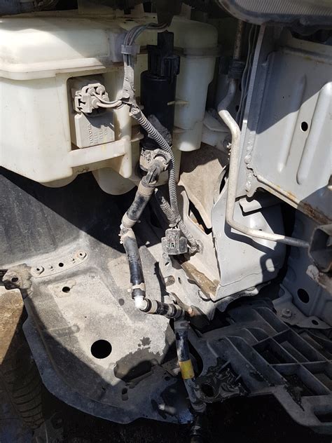 Форсунки омывателя фар — Toyota Corolla (140/150), 1,6 л, 2007 года ...