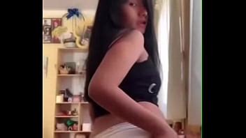 Morena En La Cama Moviendo El Culo XVIDEOS