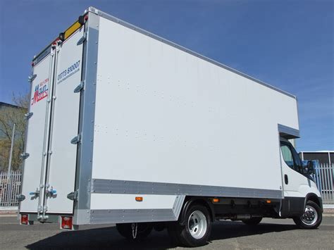 Maun Motors Self Drive Dropwell Luton Removals Box Van Hire Jumbo 4