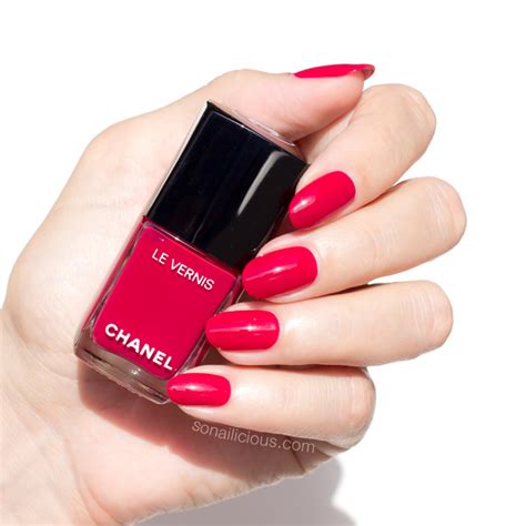 The New Chanel Long-Wear Nail Polish: Is It Really That Good?