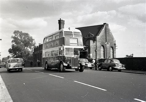 Lloyds Of Nuneaton Ex London Transport AEC Regent III Wit Flickr