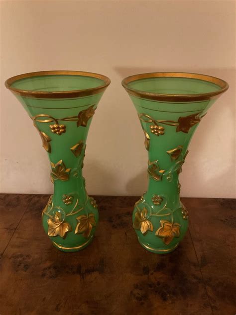 Proantic Paire De Vases Anciens En Verre Opalin Vert Baccarat L Or