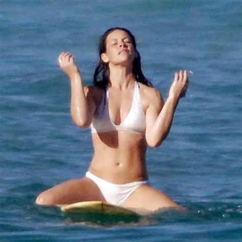 Evangeline Lilly Sexy Bikini Porn Pictures Xxx Photos Sex Images 1751389 Pictoa