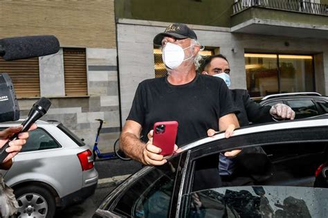 Flavio Briatore Arriva A Casa Di Daniela Santanche Per La Quarantena