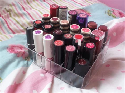 Laddered Tights | UK Beauty Blog: LIPSTICK COLLECTION