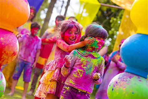 Holi la fête des couleurs nous inspire Holly Party