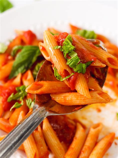 BEST Sugo Recipe-Homemade Tomato Sauce - Savoring Italy