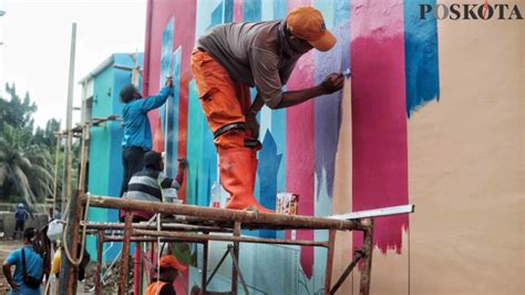 Pembuatan Mural Di Kampung Gembira Gembrong Poskota Co Id