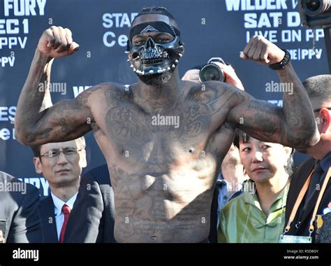 Deontay wilder mask hi-res stock photography and images - Alamy