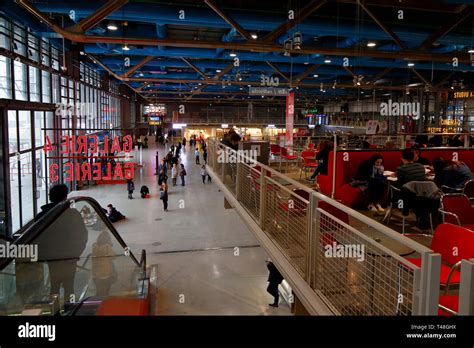 Paris centre pompidou interior hi-res stock photography and images - Alamy