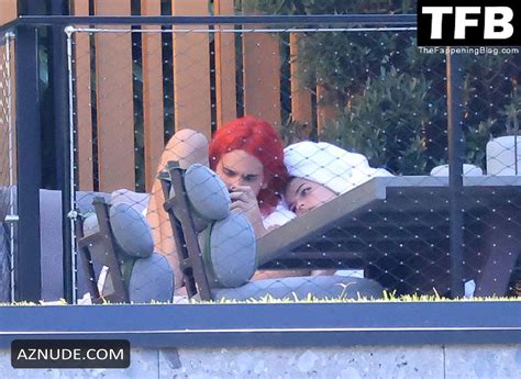 Addison Rae Sexy Seen Showing Off Her Hot Curves In A Black Bikini At Sereno Resort In Italy