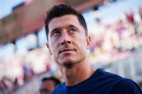 Lewandowski Returns To Munich