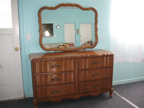 Bassett Dresser And Mirror Instappraisal