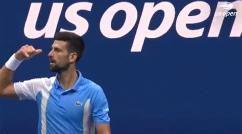 VIDEO Novak Djokovic imita el festejo Telefónico de Ben Shelton