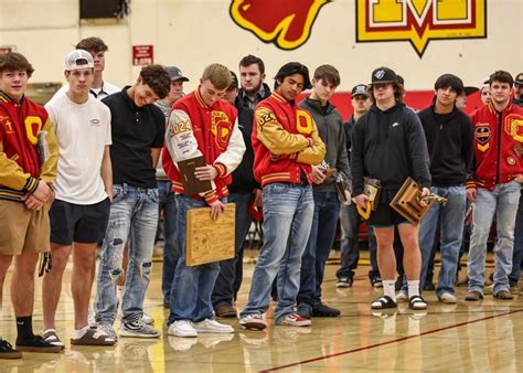 Mustang football players receive team awards - Oakdale Leader