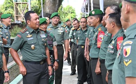 Pangdam V Brawijaya Bersama Ketua Persit Kck Pd V Brawijaya Berkunjung