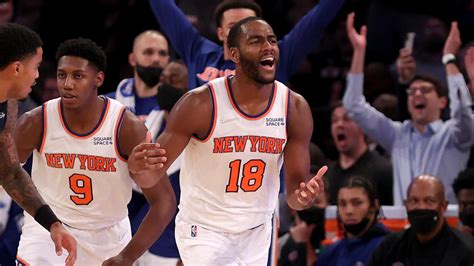 Burks Has Big Fourth Knicks Hand Rockets 14th Straight Loss Abc13