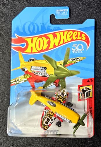 Hot Wheels HW Daredevils Yellow Mad Propz Scale Airplane