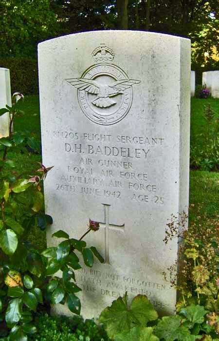 Battle Of Britain London Monument Sgt D H BADDELEY