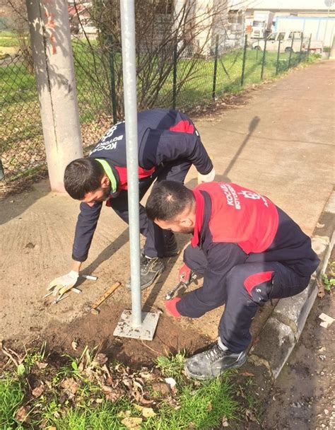 Kocaeli de yıpranan yön ve trafik levhalarını yeniliyor Herkes Duysun