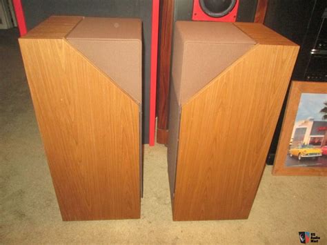 Pair Of Bose 601 Series III 3 Floor Standing Stereo Speakers Photo