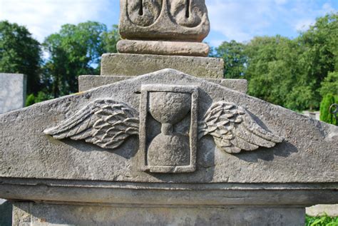 The Meaning Behind Grave Marker & Headstone Symbols - Quincy Memorials ...