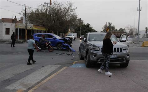 Torreón Choque En Bulevar Constitución Deja Sólo Daños Materiales