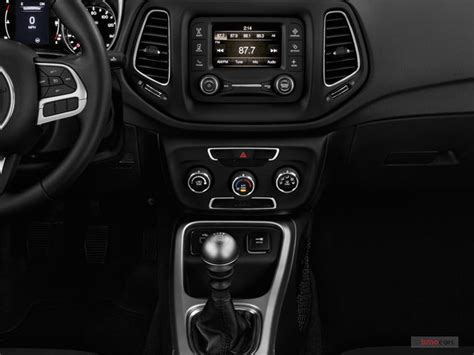 2019 Jeep Compass: 118 Interior Photos | U.S. News