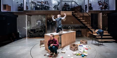 Review NEXT TO NORMAL Donmar Warehouse