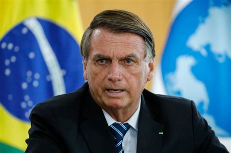 Bolsonaro Gastou R 27 Milhões No Cartão Corporativo Em Quatro Anos