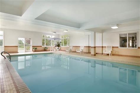 Days Inn Orillia | Hotels/Motels - Orillia & District Chamber of ...