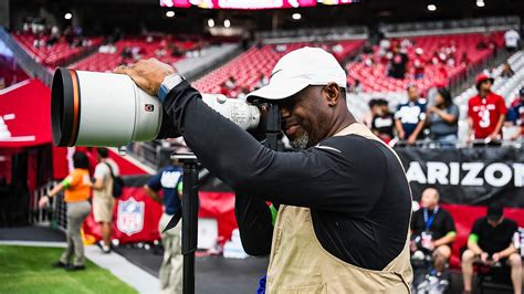 Mlb Legend Ken Griffey Jr Now Works As A Sports Sideline Photographer