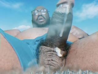 城市上的巨型cums 享受虫子 Pornhub Gay