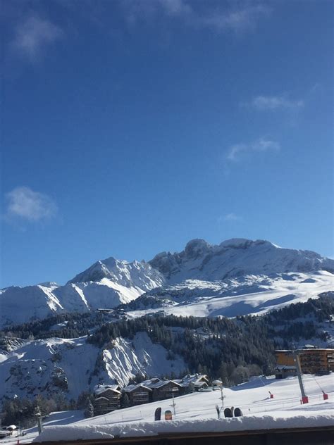 La Tania Ski Blog - Latest news, snow reports, ski information, photo