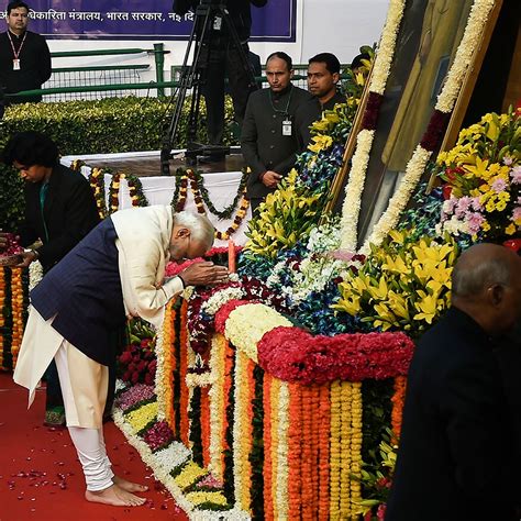 Politicians Pay Homage To Dr Br Ambedkar On His Th Mahaparinirvan