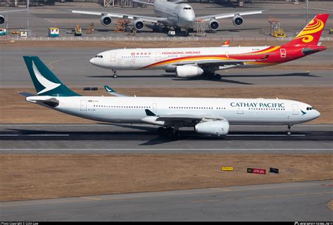 B Lar Cathay Pacific Airbus A Photo By Colin Law Id